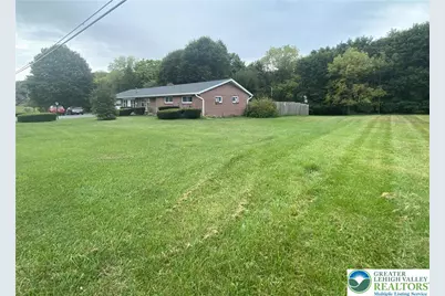 4405 Lehigh Drive, Lehigh Township, PA 18088 - Photo 3