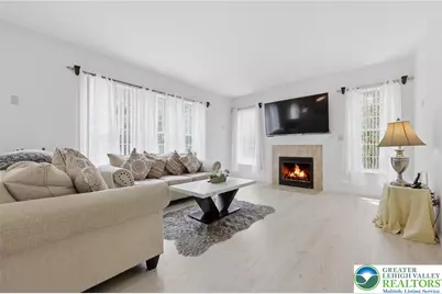 1017 Woodberry Drive, Mountain Top, PA 18707 - Photo 7