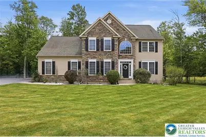 1017 Woodberry Drive, Mountain Top, PA 18707 - Photo 1