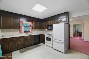 1585 Starry Ln, Chestnuthill Twp, PA 18330 - Photo 3