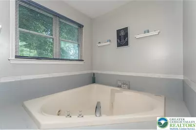 6 View Drive, Walnutport Boro, PA 18088 - Photo 17