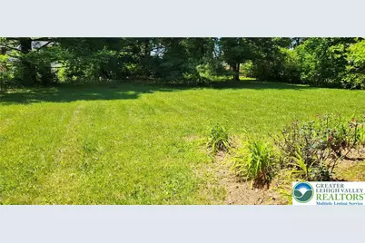 1205 Niblick Place, Lower Macungie Township, PA 18106 - Photo 5