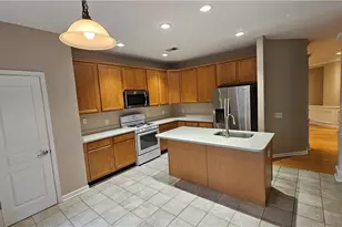 1814 Majestic Dr, South Whitehall Township, PA 18069 - Photo 7