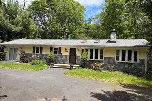 215 Larch Oval, Coolbaugh Twp, PA 18466 - Photo 5