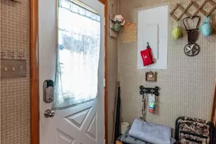 945 Country Pl Dr, Coolbaugh Twp, PA 18466 - Photo 3