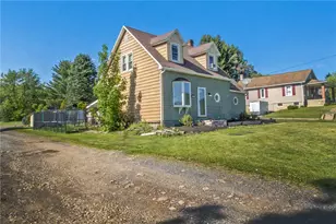 331 E Lizard Creek Rd, East Penn Twp, PA 18235 - Photo 3