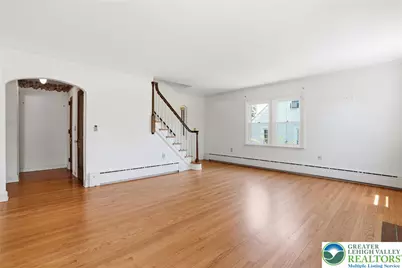 3827 Park Avenue, North Whitehall Township, PA 18078 - Photo 5