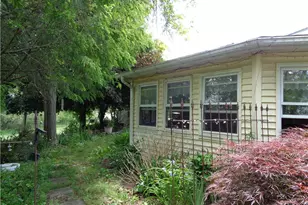 8166 Sharon Dr, Washington Township, PA 18080 - Photo 5