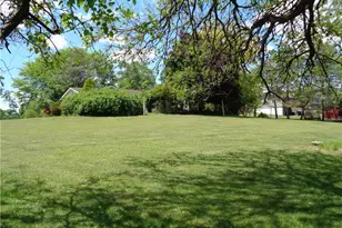 8166 Sharon Dr, Washington Township, PA 18080 - Photo 9