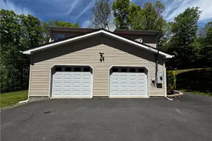 391 Rose Marie Ln, Price Twp, PA 18302 - Photo 3