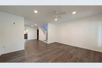 2057 S Delaware Drive, Upper Mt Bethel Twp, PA 18343 - Photo 5