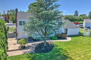 2038 Vista Dr, Bethlehem City, PA 18018 - Photo 5