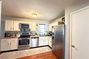 1140 Country Pl Dr, Coolbaugh Twp, PA 18466 - Photo 9
