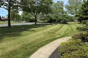 4114 Rochelle Dr, South Whitehall Township, PA 18104 - Photo 3
