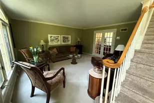 4114 Rochelle Dr, South Whitehall Township, PA 18104 - Photo 5