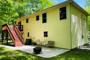 9 Sycamore Cir, Penn Forrest, PA 18210 - Photo 5