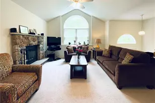 9 Sycamore Cir, Penn Forrest, PA 18210 - Photo 7