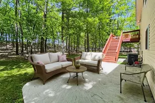 9 Sycamore Cir, Penn Forrest, PA 18210 - Photo 3