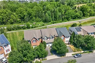7013 Hunt Dr, Macungie Boro, PA 18062 - Photo 5