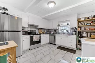 212 N Bromley Ave, Scranton City, PA 18504 - Photo 5