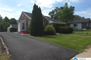 1040 Pennsylvania Ave, Emmaus Boro, PA 18049 - Photo 3