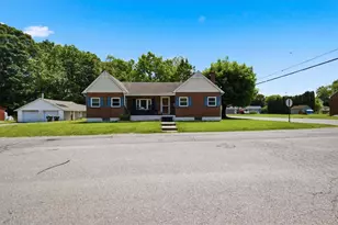 6409 4th Ave, Lower Mt Bethel Twp, PA 18013 - Photo 5