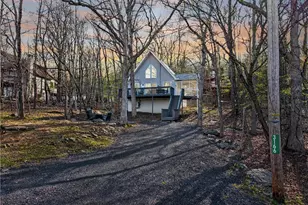 3166 Cherry Ridge Rd, Bushkill, PA 18324 - Photo 3