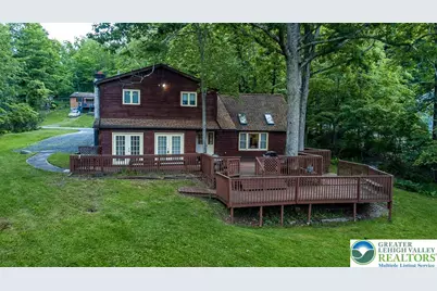 1247 Stony Hollow Circle, Pike, PA 18302 - Photo 7
