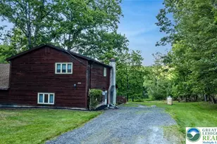 1247 Stony Hollow Cir, Pike, PA 18302 - Photo 3