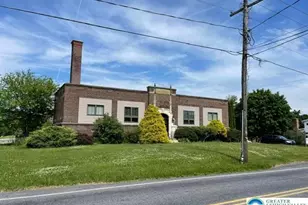 5093 Vera Cruz Rd, Emmaus Boro, PA 18049 - Photo 3