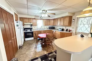 129 Ridge St, Coaldale, PA 18218 - Photo 11