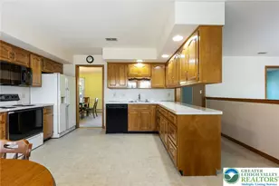 1346 Dayspring Dr, Allentown City, PA 18106 - Photo 7