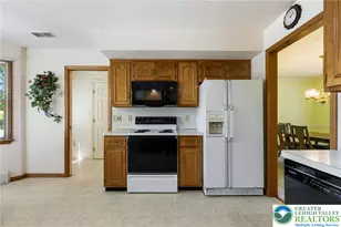 1346 Dayspring Dr, Allentown City, PA 18106 - Photo 9
