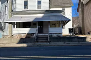 415 W Pennsylvania Ave, Pen Argyl, PA 18072 - Photo 1