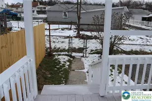 319 Columbia St, Tamaqua Boro, PA 18252 - Photo 9