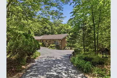 55 Molenda Circle, Franklin Twp, PA 18235 - Photo 7