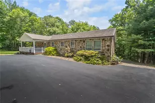 55 Molenda Cir, Franklin Twp, PA 18235 - Photo 3