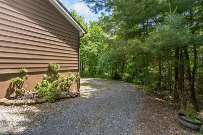 55 Molenda Circle, Franklin Twp, PA 18235 - Photo 13