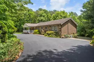 55 Molenda Cir, Franklin Twp, PA 18235 - Photo 5