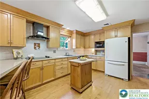 1042 N 38th St, South Whitehall Township, PA 18104 - Photo 11