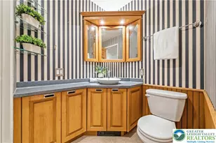 1042 N 38th St, South Whitehall Township, PA 18104 - Photo 27