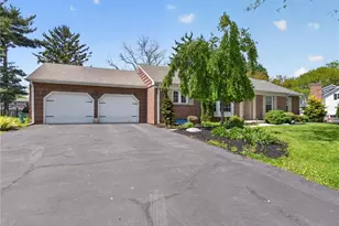 1148 Clearwood Dr, Allentown City, PA 18103 - Photo 5