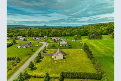42 Louis Circle, Butler Twp, PA 18222 - Photo 5