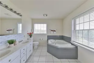 42 Louis Cir, Butler Twp, PA 18222 - Photo 29