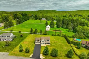 42 Louis Cir, Butler Twp, PA 18222 - Photo 3