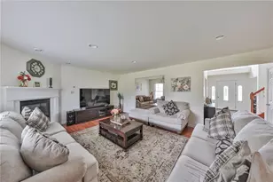 42 Louis Cir, Butler Twp, PA 18222 - Photo 21