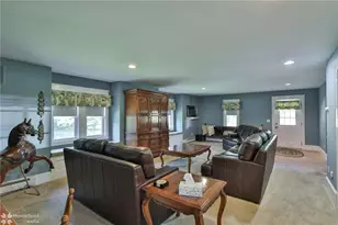 1404 Sugar Hollow Rd, Chestnuthill Twp, PA 18353 - Photo 11