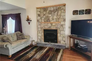 107 Ariel Ct, Stockertown Boro, PA 18083 - Photo 5