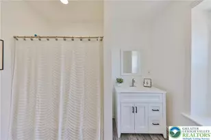 1113 E Emmaus Ave, Allentown City, PA 18103 - Photo 29
