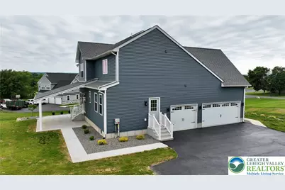465 Gail Drive, Bushkill Twp, PA 18064 - Photo 3